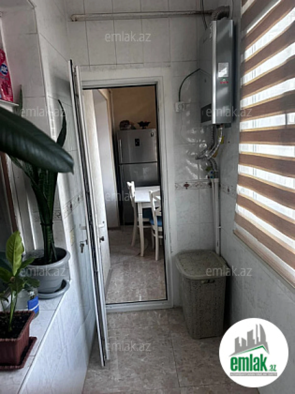 Satılır 4 otaqlı köhnə tikili 110 m²