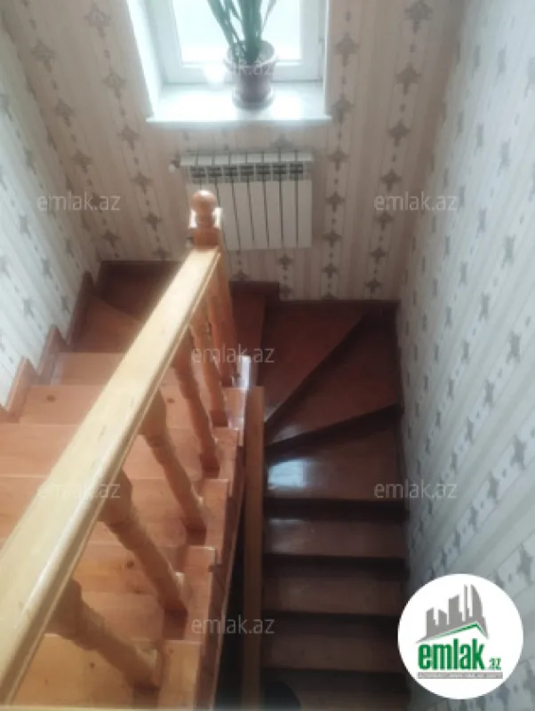 Satılır 5 otaqlı həyət evi 220 m²