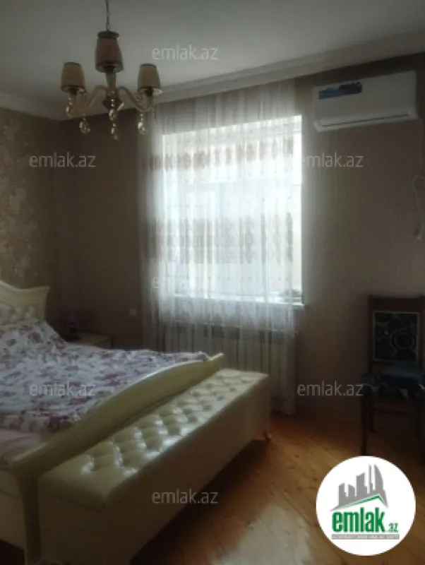 Satılır 5 otaqlı həyət evi 220 m²