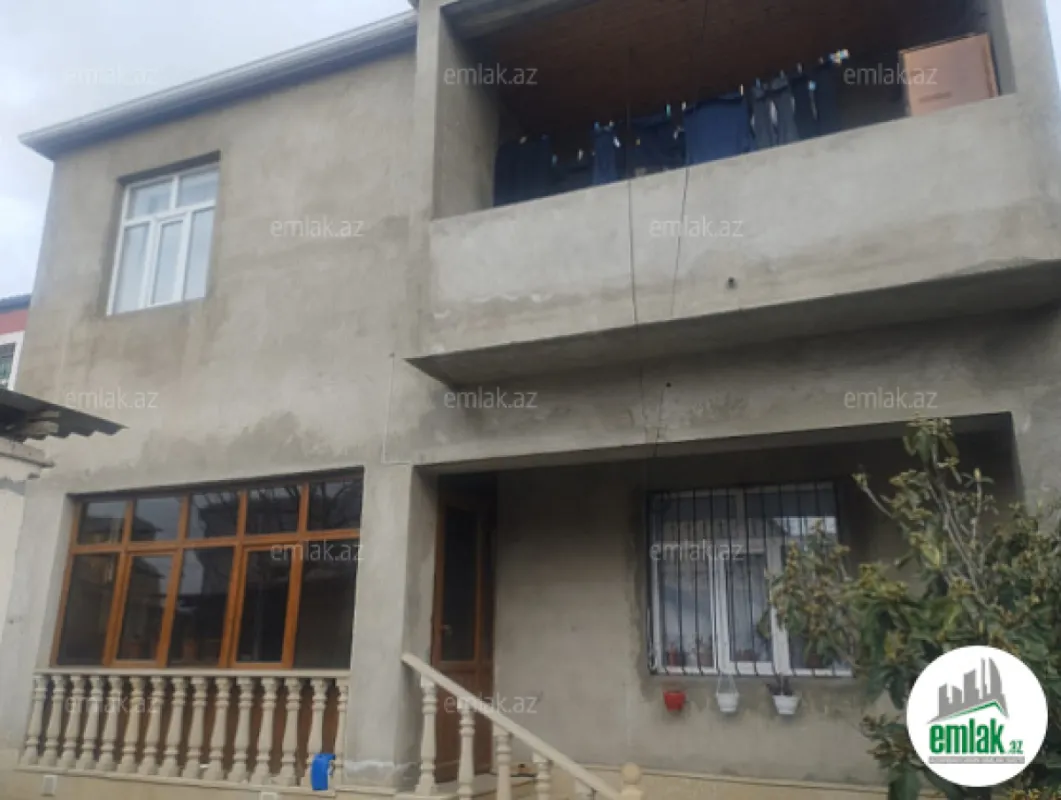Satılır 5 otaqlı həyət evi 220 m²