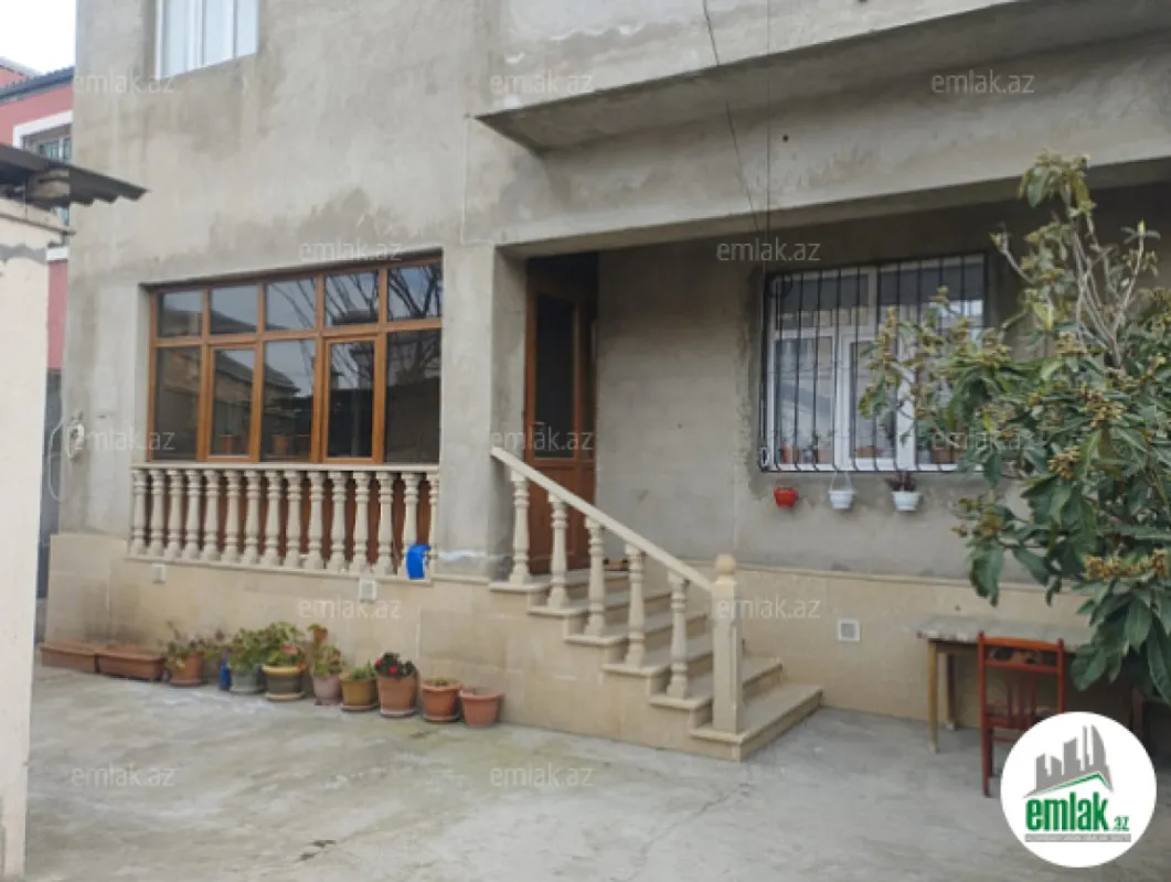 Satılır 5 otaqlı həyət evi 220 m²