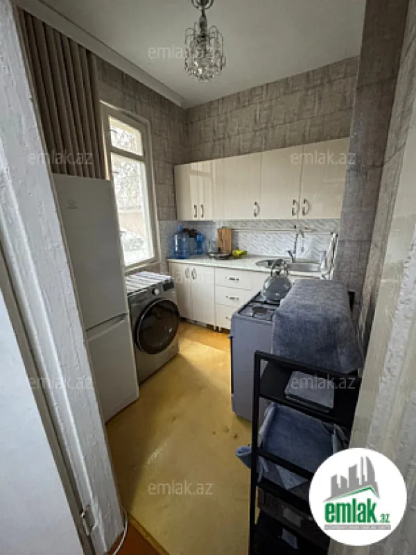 Satılır 2 otaqlı köhnə tikili 45 m²