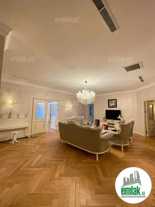 Satılır 5 otaqlı yeni tikili 320 m²