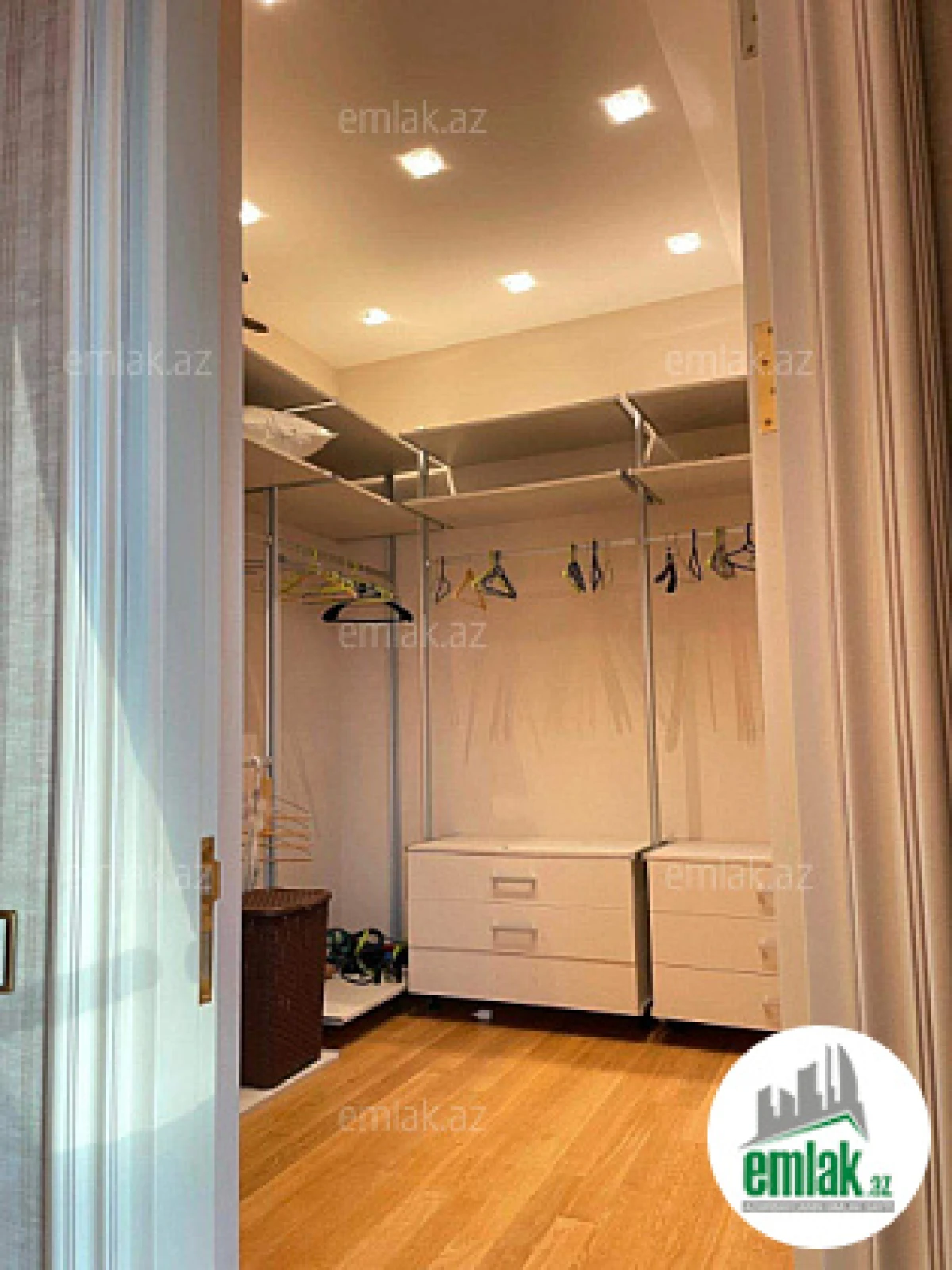 Satılır 5 otaqlı yeni tikili 320 m²