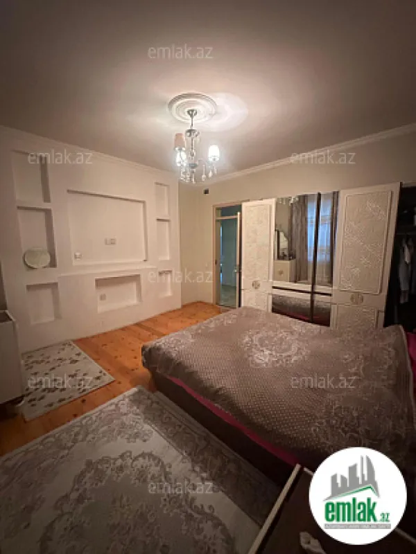 Satılır 7 otaqlı həyət evi 200 m²