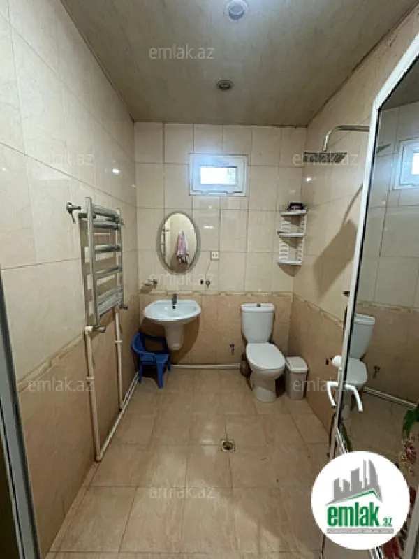 Satılır 7 otaqlı həyət evi 200 m²
