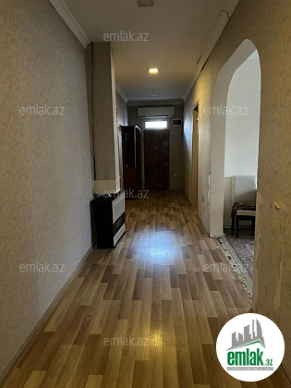 Satılır 7 otaqlı həyət evi 200 m²