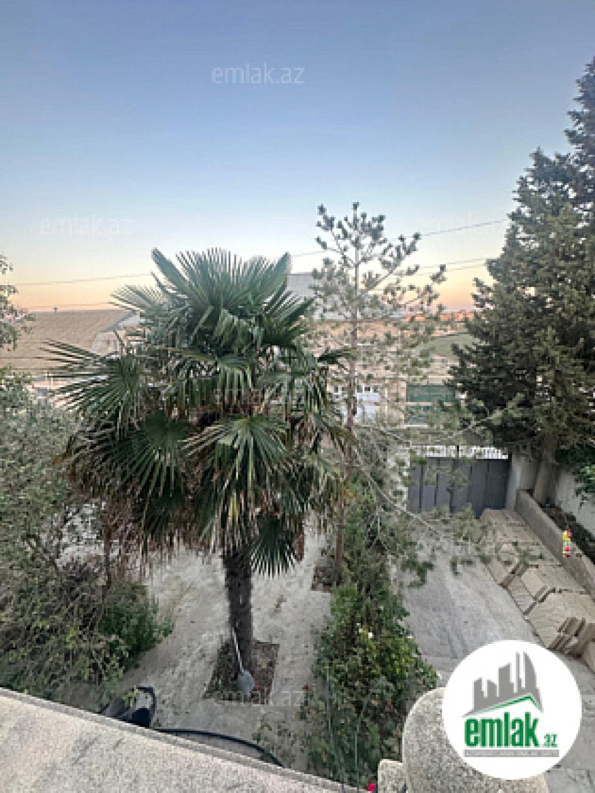 Satılır 7 otaqlı həyət evi 200 m²