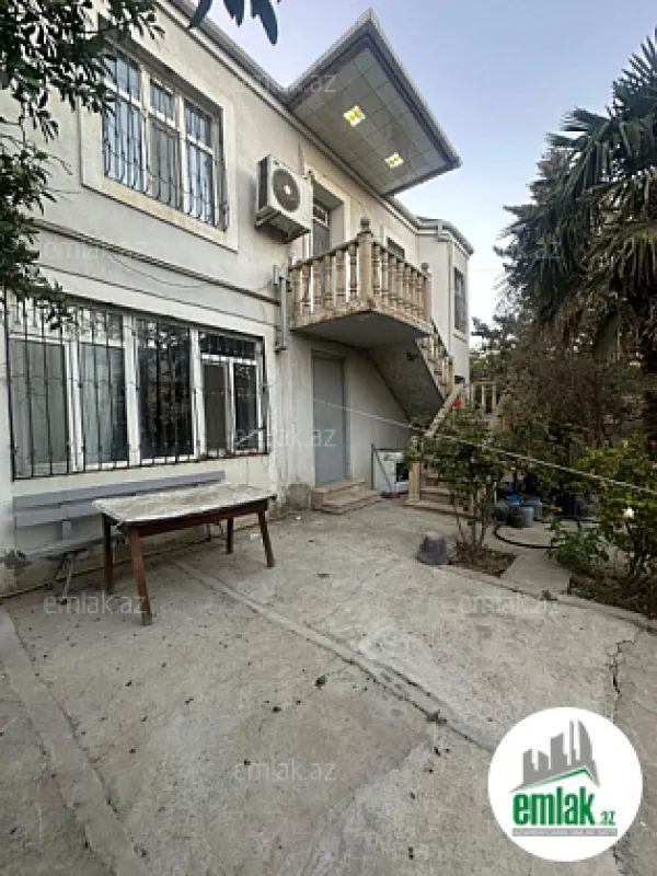 Satılır 7 otaqlı həyət evi 200 m²