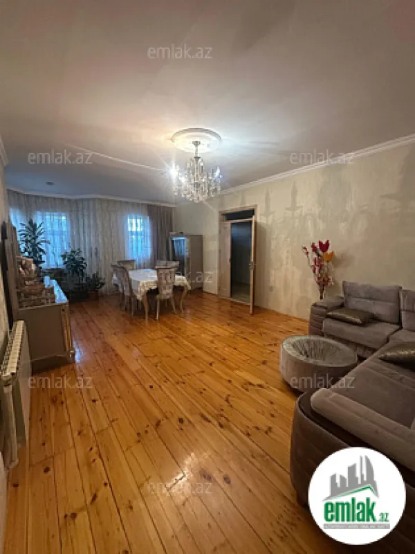 Satılır 7 otaqlı həyət evi 200 m²