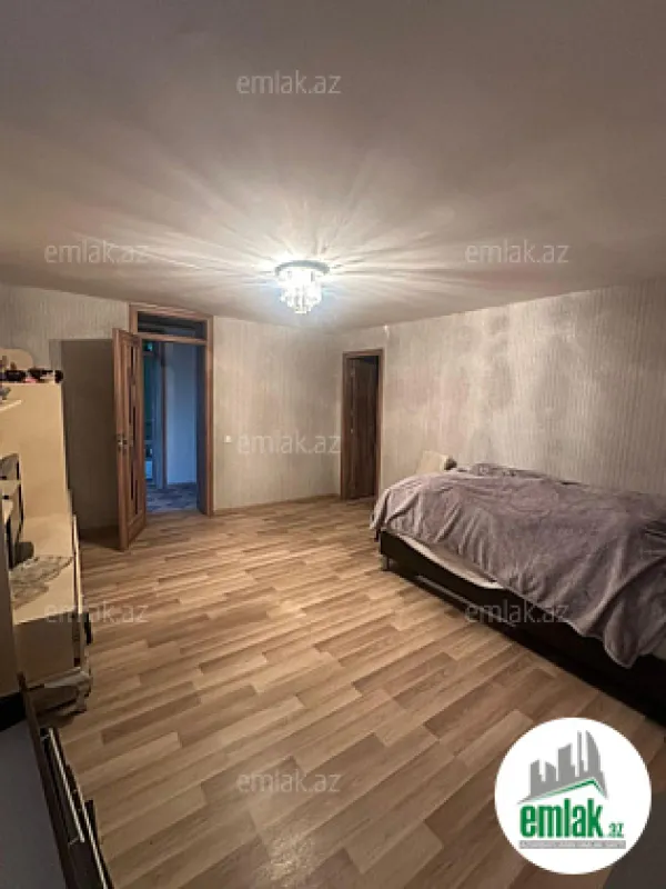 Satılır 7 otaqlı həyət evi 200 m²