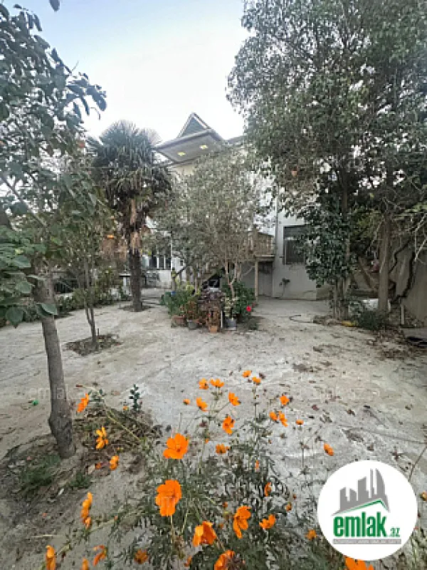 Satılır 7 otaqlı həyət evi 200 m²