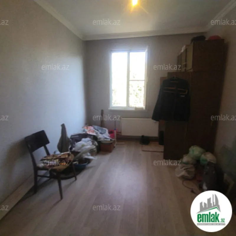 Satılır 2 otaqlı köhnə tikili 56 m²