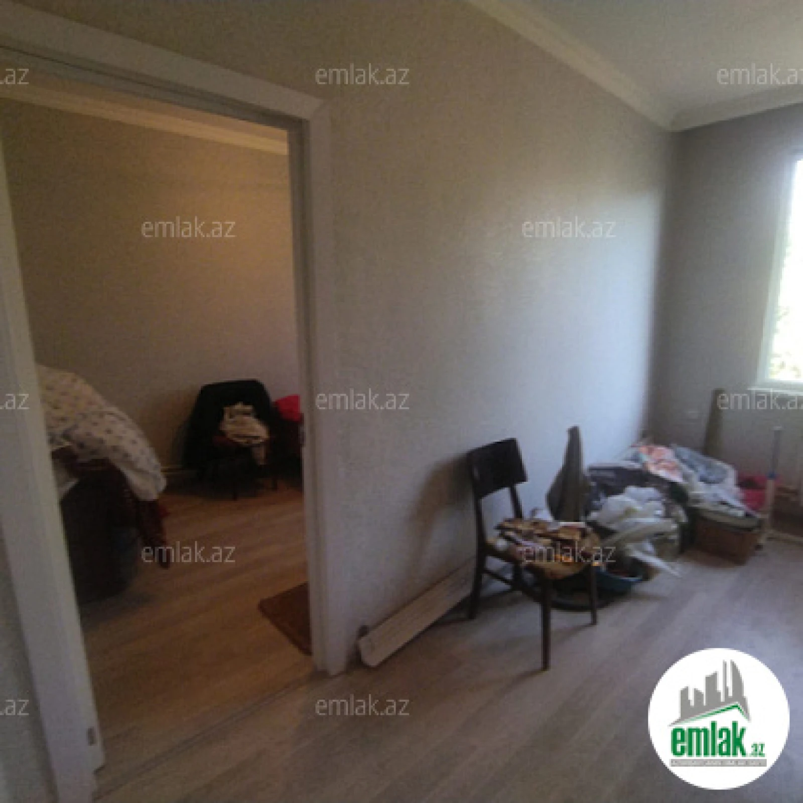 Satılır 2 otaqlı köhnə tikili 56 m²