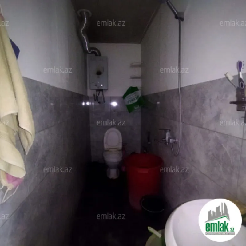 Satılır 2 otaqlı köhnə tikili 56 m²