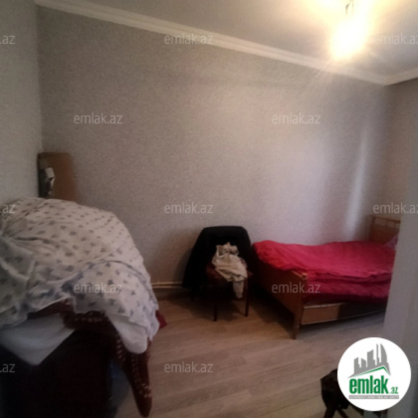 Satılır 2 otaqlı köhnə tikili 56 m²