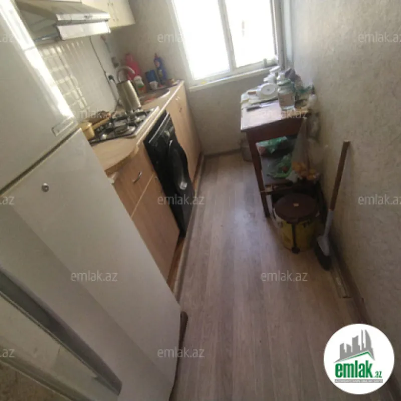 Satılır 2 otaqlı köhnə tikili 56 m²