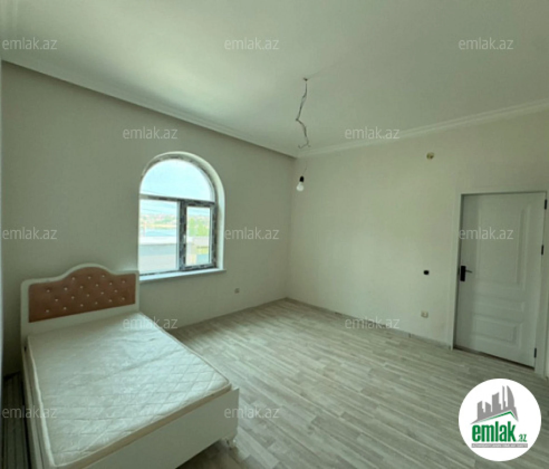 Satılır 5 otaqlı həyət evi 170 m²