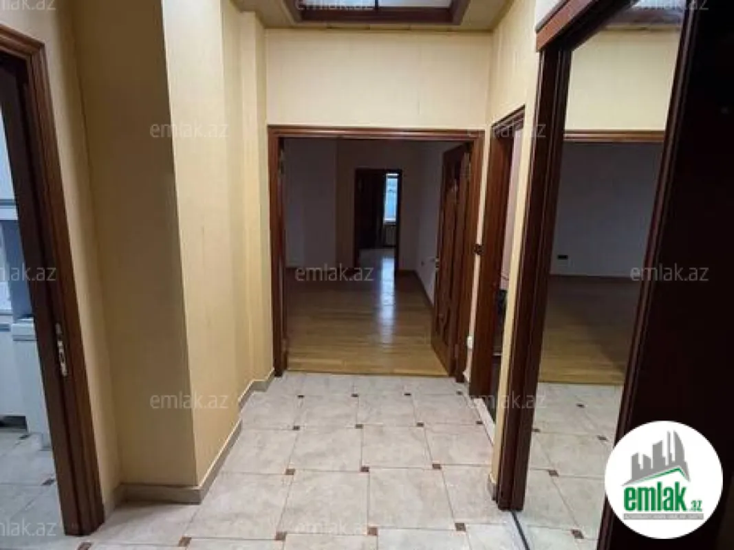 Satılır 3 otaqlı yeni tikili 138 m²