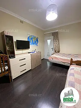 Satılır 5 otaqlı köhnə tikili 110 m²