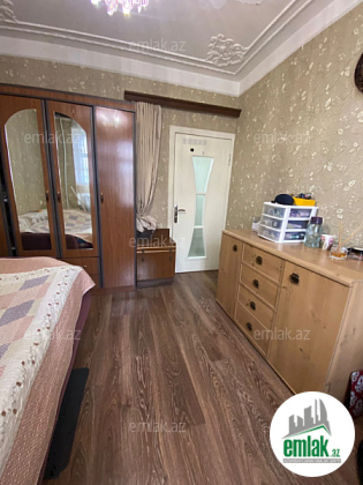 Satılır 5 otaqlı köhnə tikili 110 m²