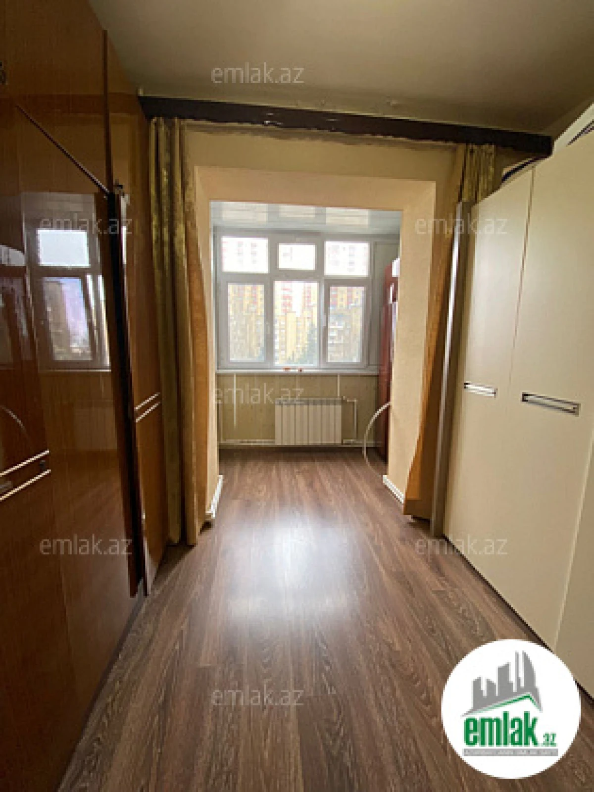 Satılır 5 otaqlı köhnə tikili 110 m²