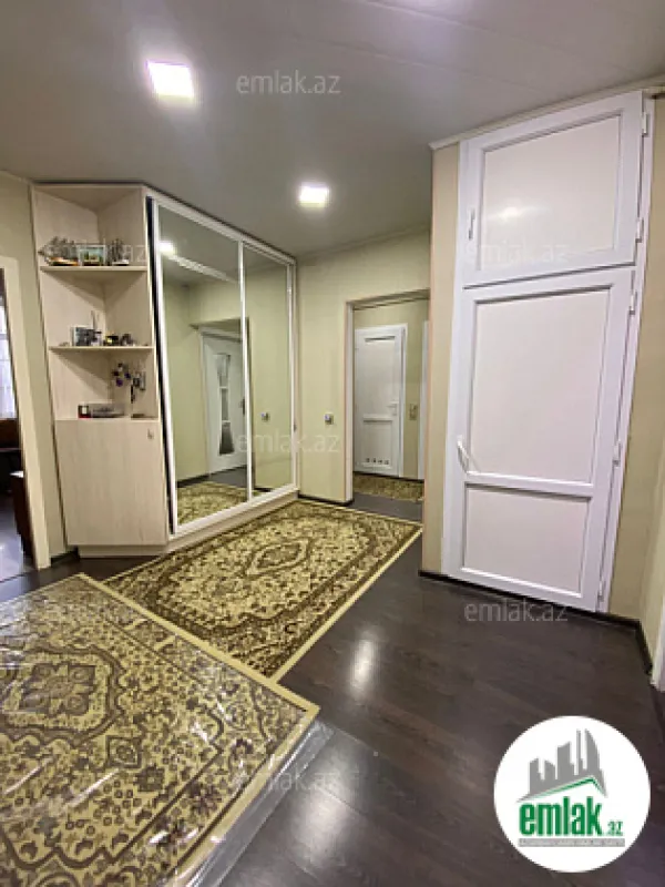 Satılır 5 otaqlı köhnə tikili 110 m²
