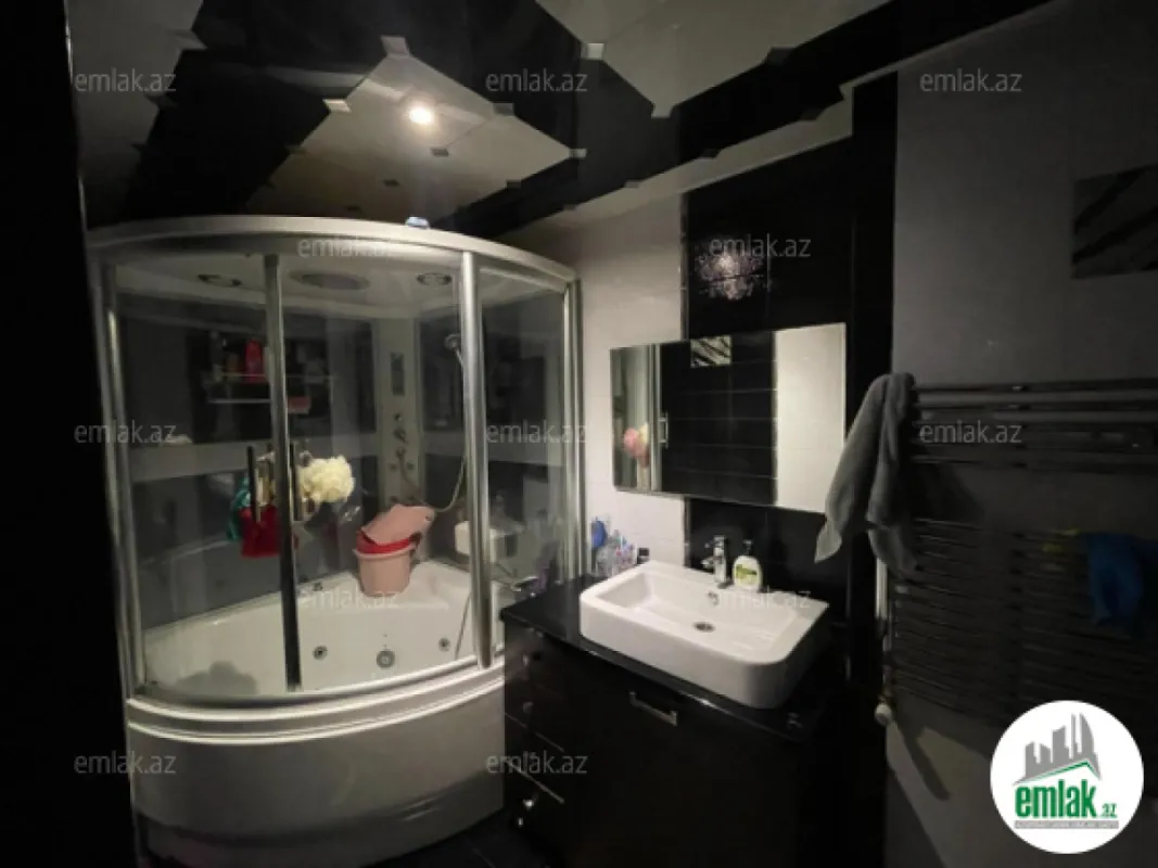 Satılır 3 otaqlı yeni tikili 120 m²