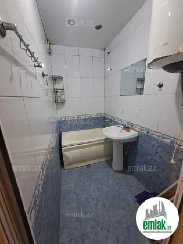 Satılır 3 otaqlı köhnə tikili 75 m²