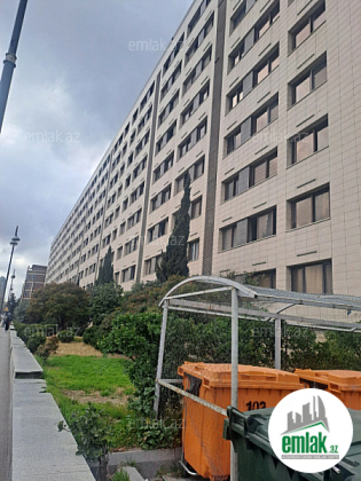 Satılır 3 otaqlı köhnə tikili 75 m²