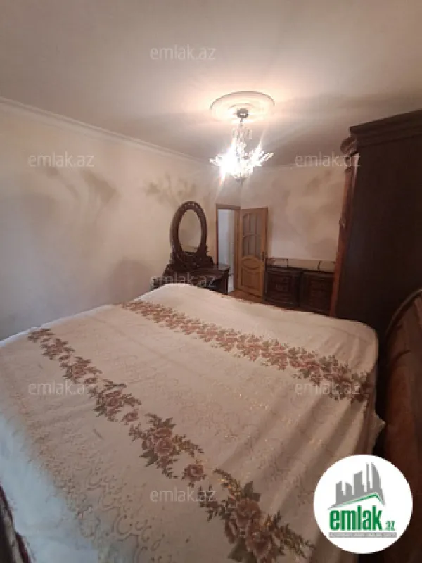 Satılır 3 otaqlı köhnə tikili 75 m²