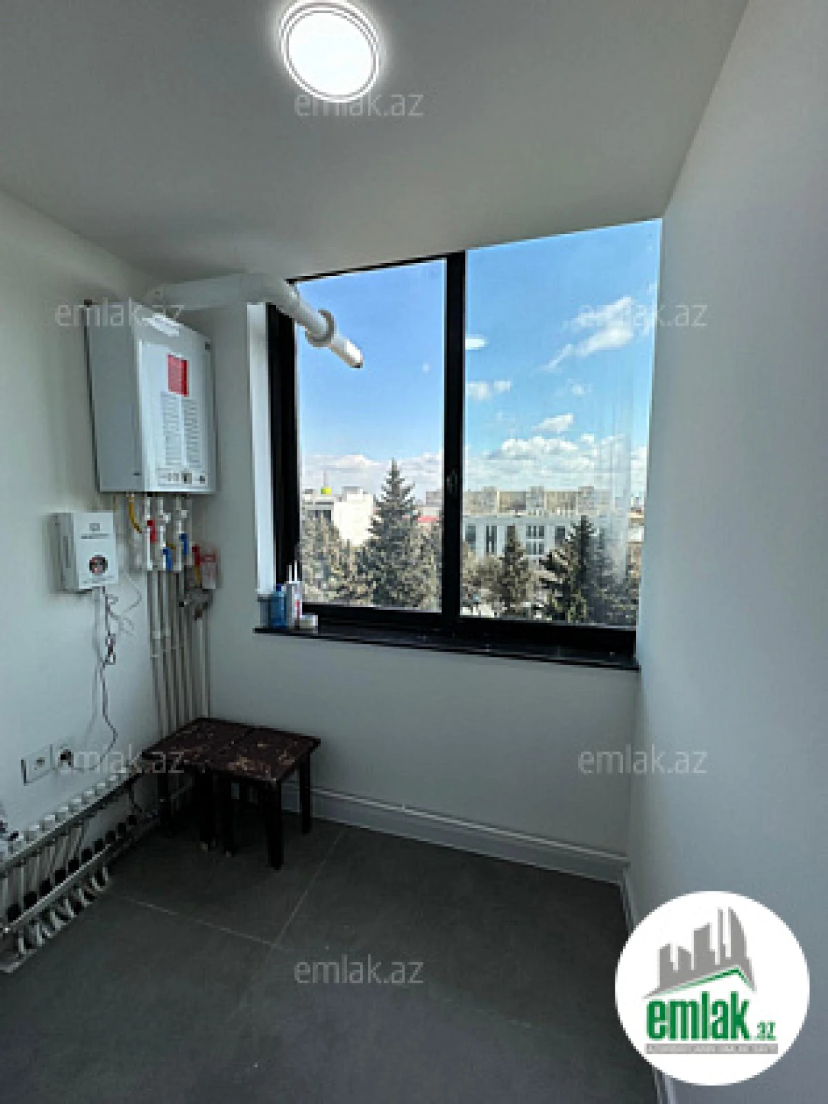 Satılır 2 otaqlı köhnə tikili 67 m²