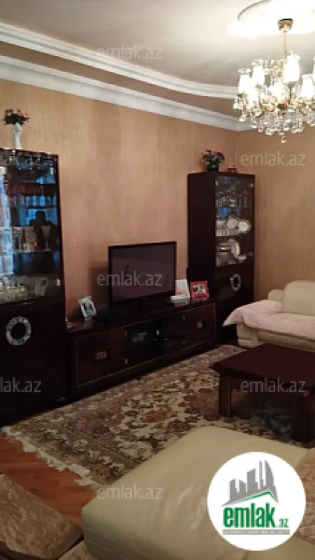 Satılır 5 otaqlı həyət evi 300 m²