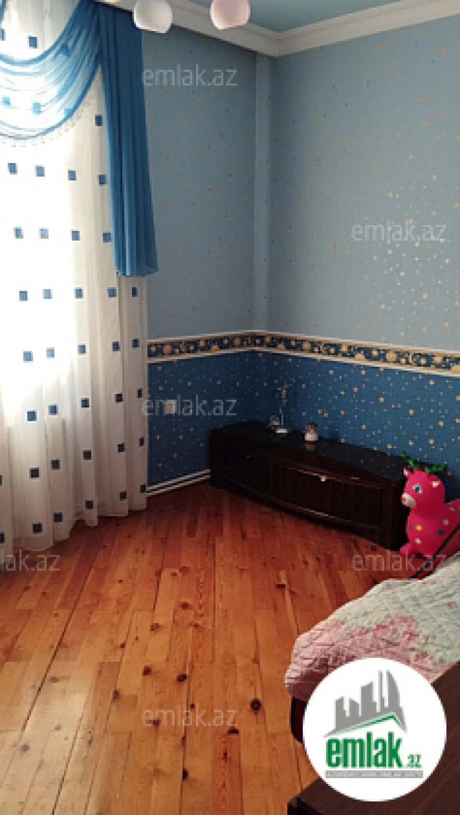 Satılır 5 otaqlı həyət evi 300 m²