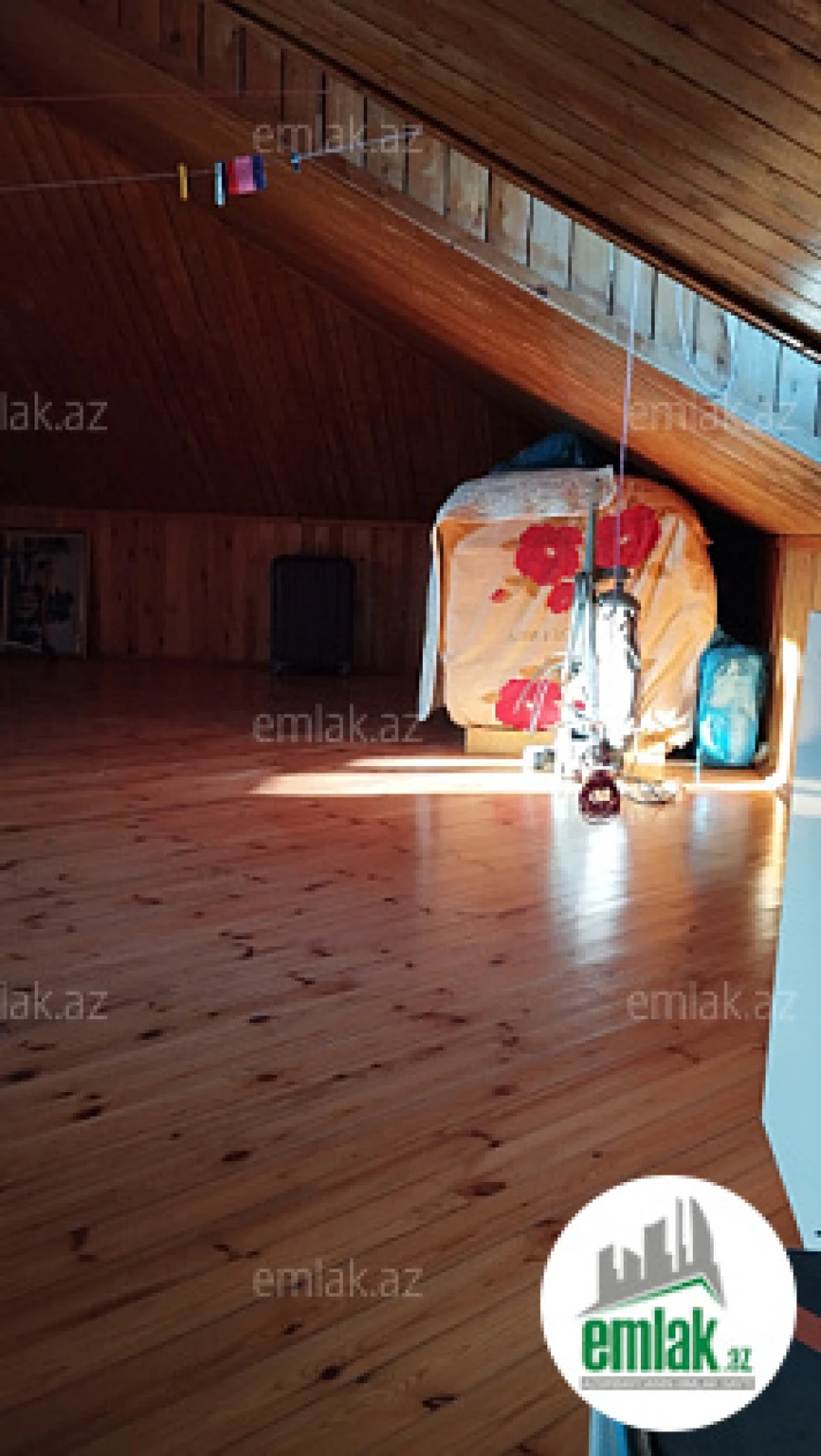 Satılır 5 otaqlı həyət evi 300 m²