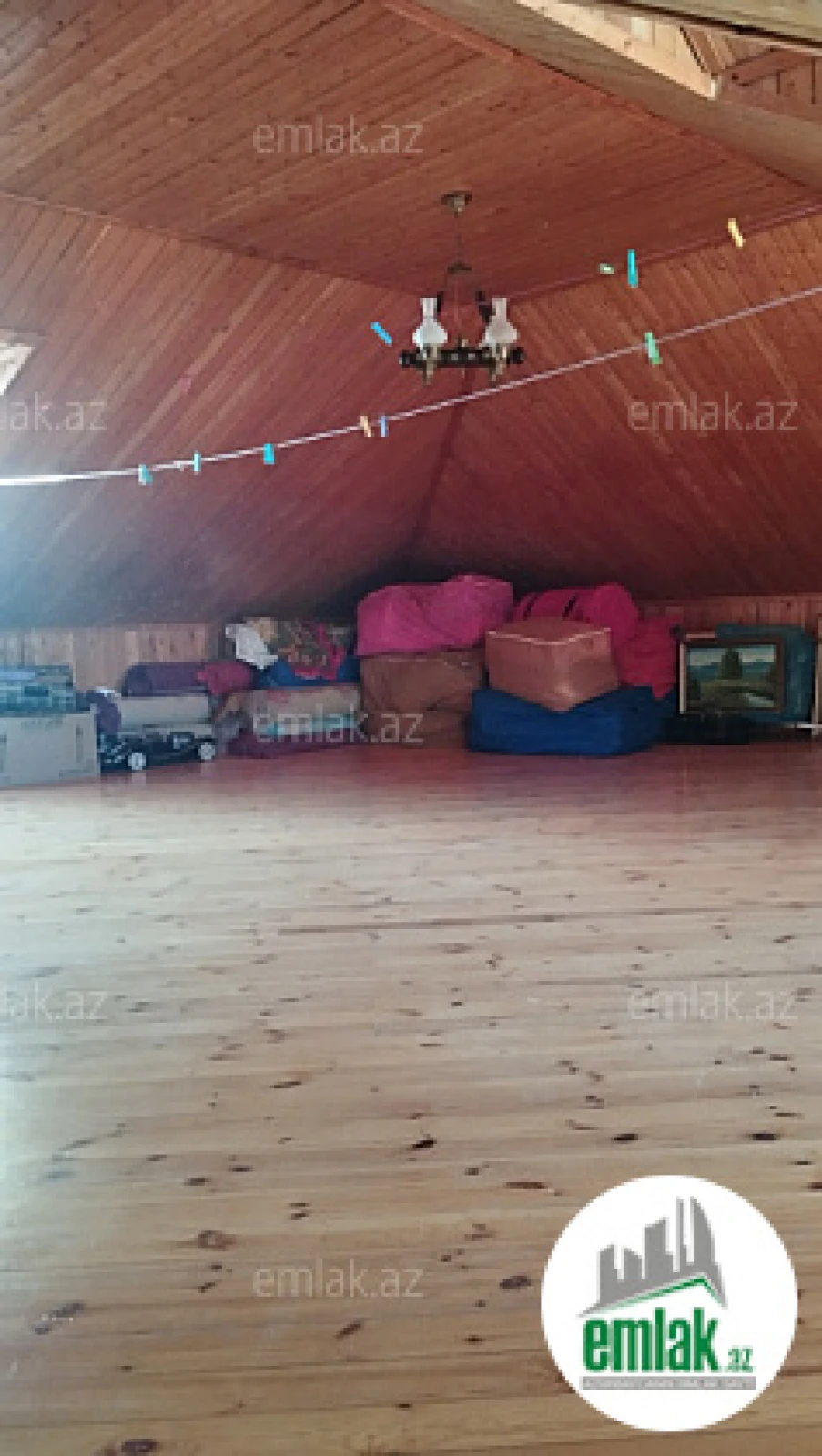 Satılır 5 otaqlı həyət evi 300 m²