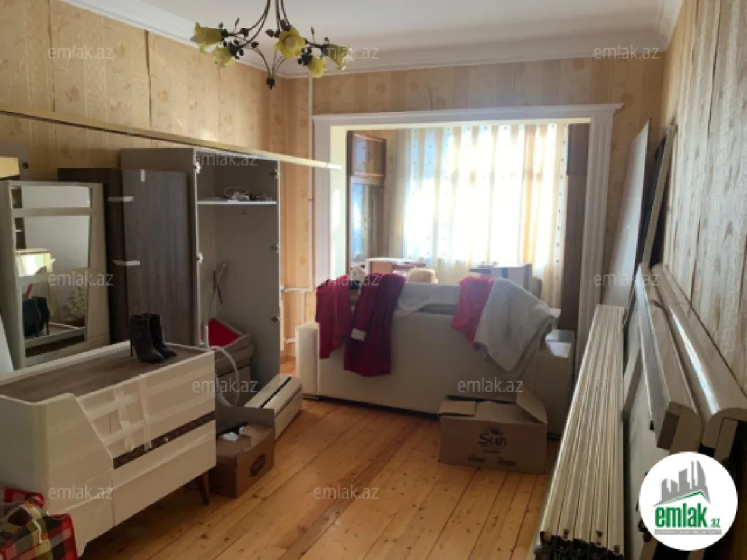 Satılır 3 otaqlı köhnə tikili 90 m²