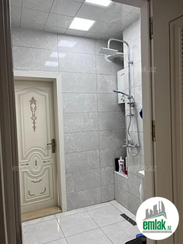 Satılır 3 otaqlı köhnə tikili 70 m²