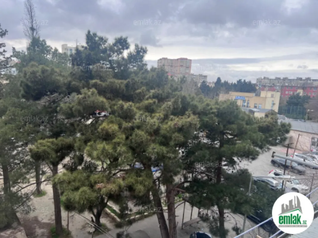 Satılır 3 otaqlı köhnə tikili 70 m²