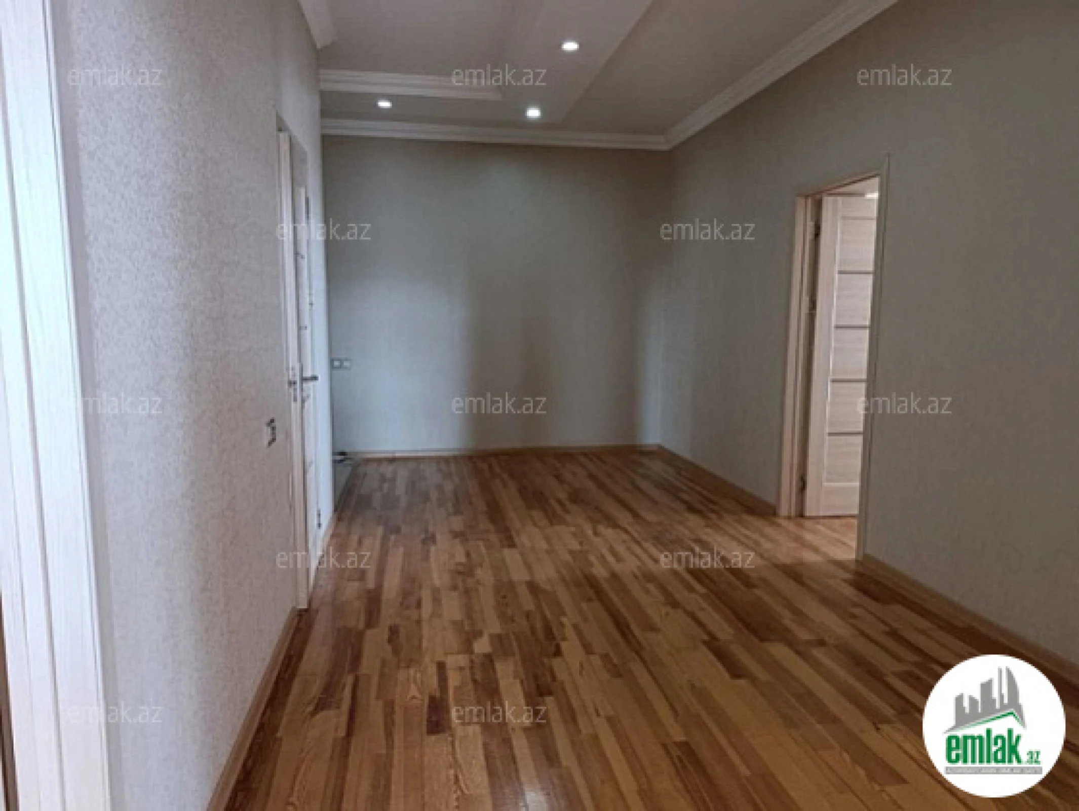 Satılır 3 otaqlı yeni tikili 130 m²