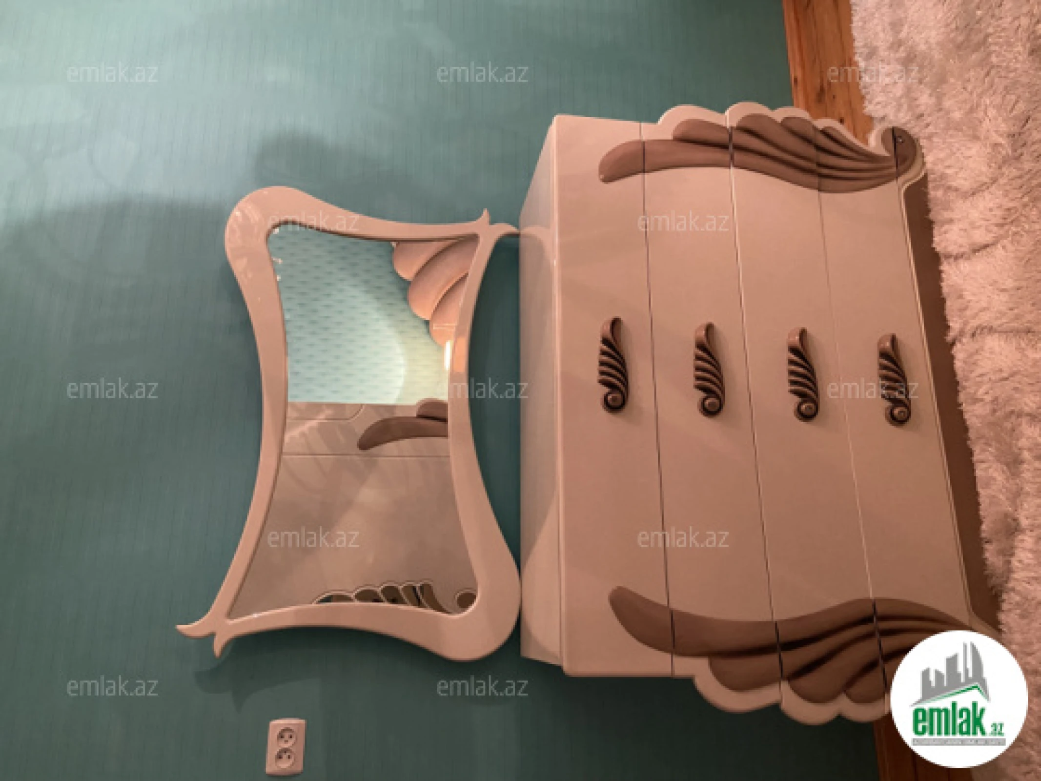 Satılır 3 otaqlı köhnə tikili 67.7 m²