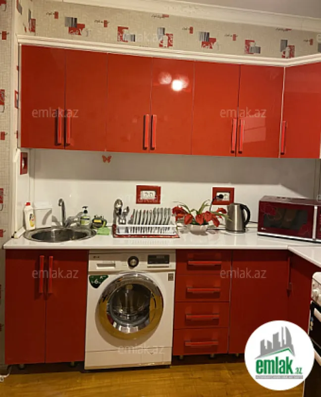 Satılır 3 otaqlı köhnə tikili 67.7 m²