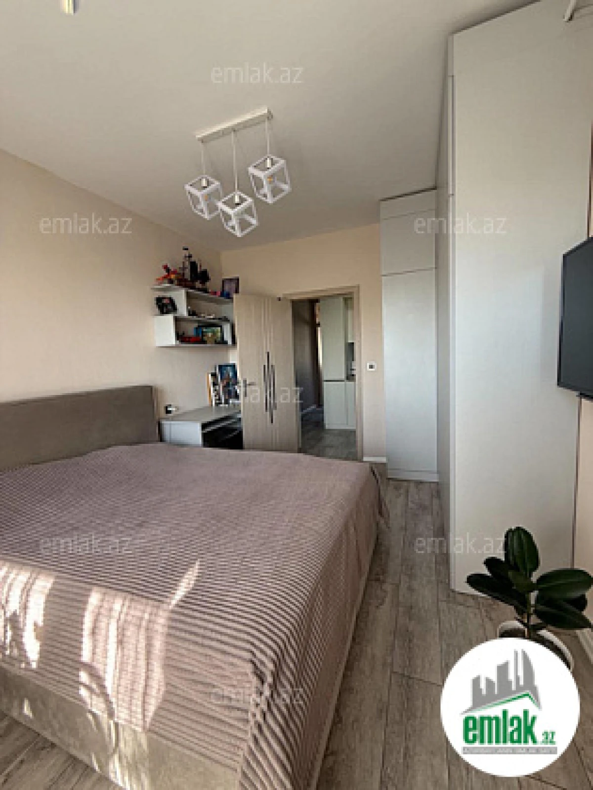 Satılır 3 otaqlı köhnə tikili 70 m²