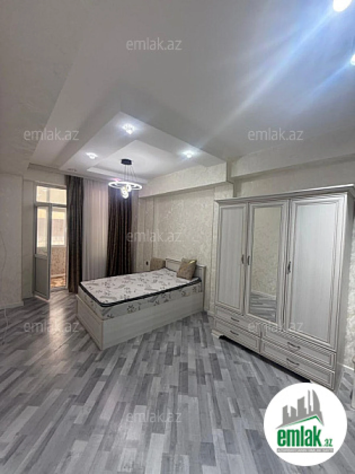Satılır 4 otaqlı yeni tikili 165 m²