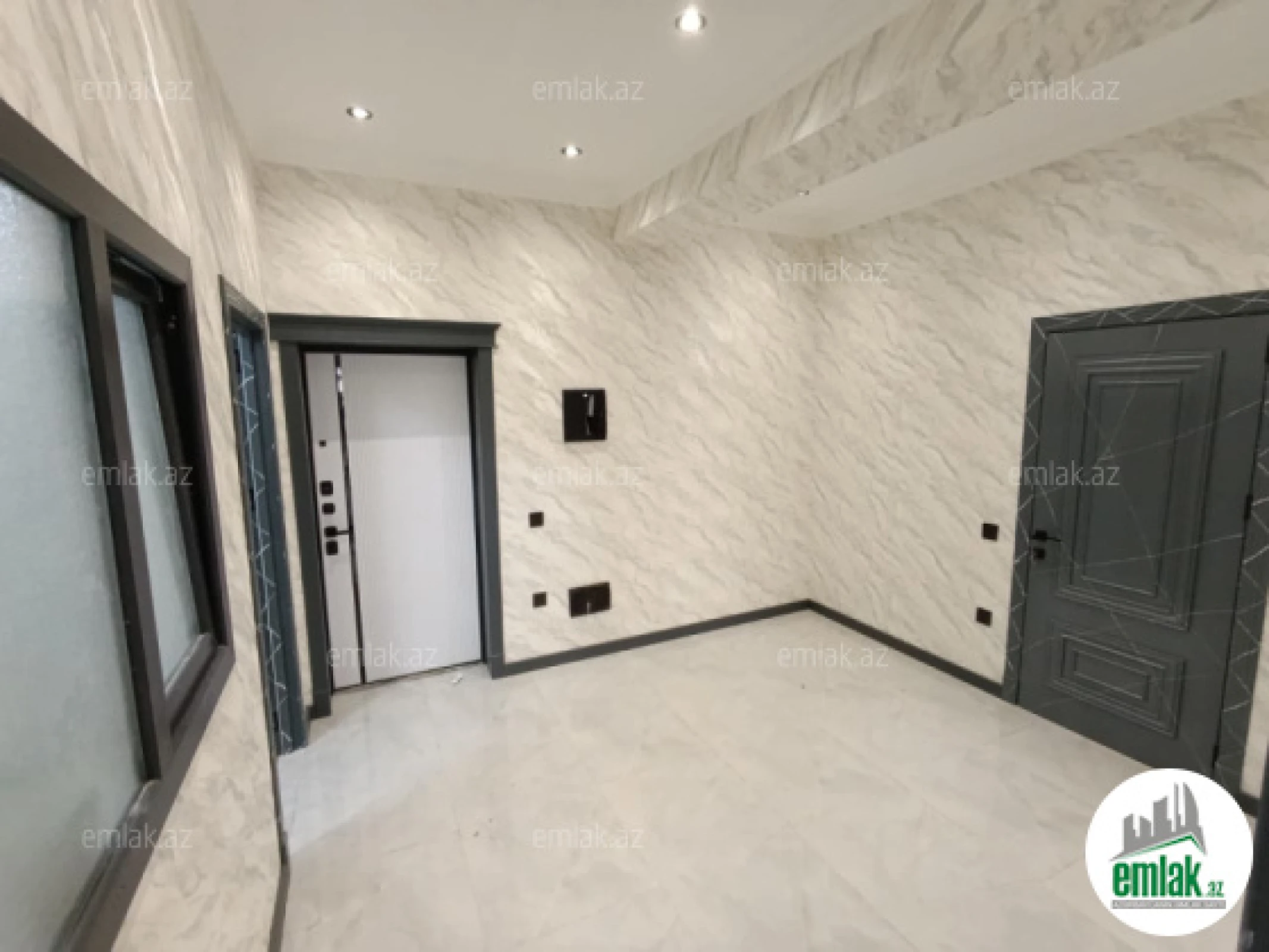 Satılır 3 otaqlı yeni tikili 98 m²