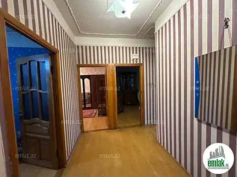 Satılır 4 otaqlı köhnə tikili 110 m²