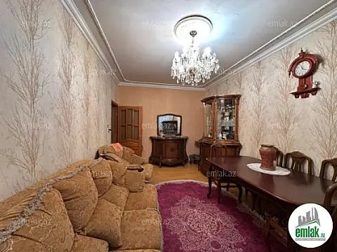 Satılır 4 otaqlı köhnə tikili 110 m²