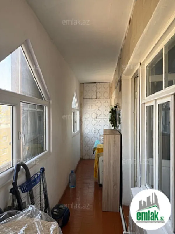 Satılır 4 otaqlı köhnə tikili 110 m²