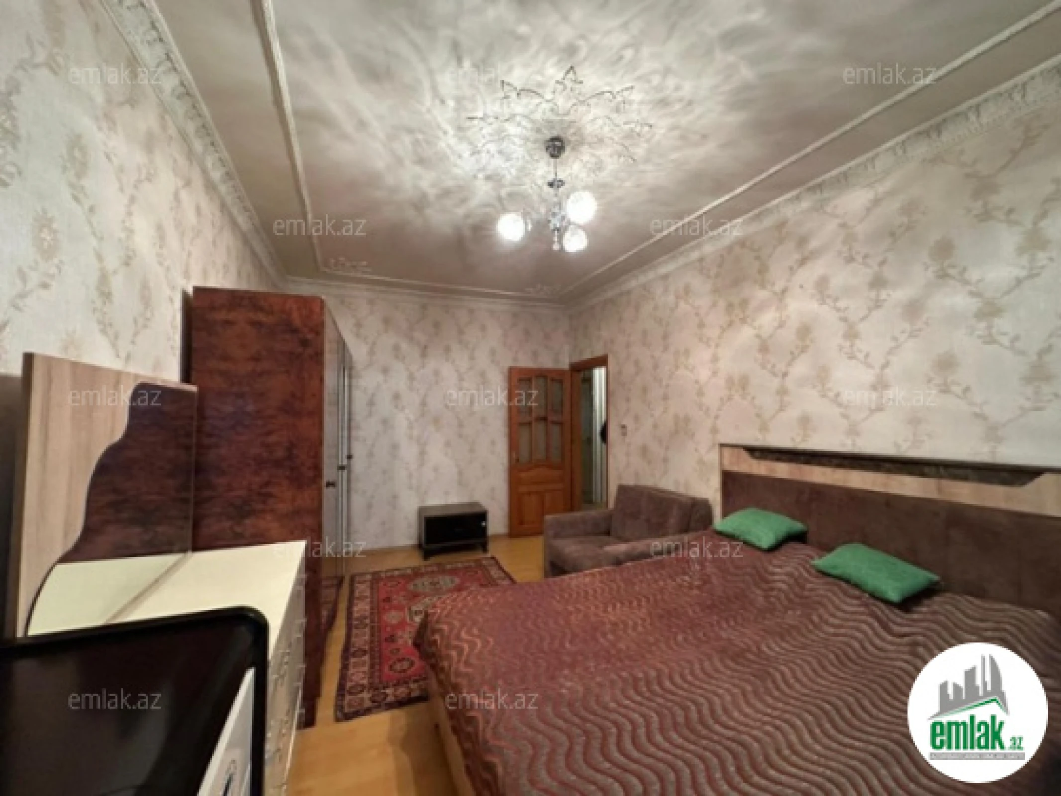 Satılır 4 otaqlı köhnə tikili 110 m²