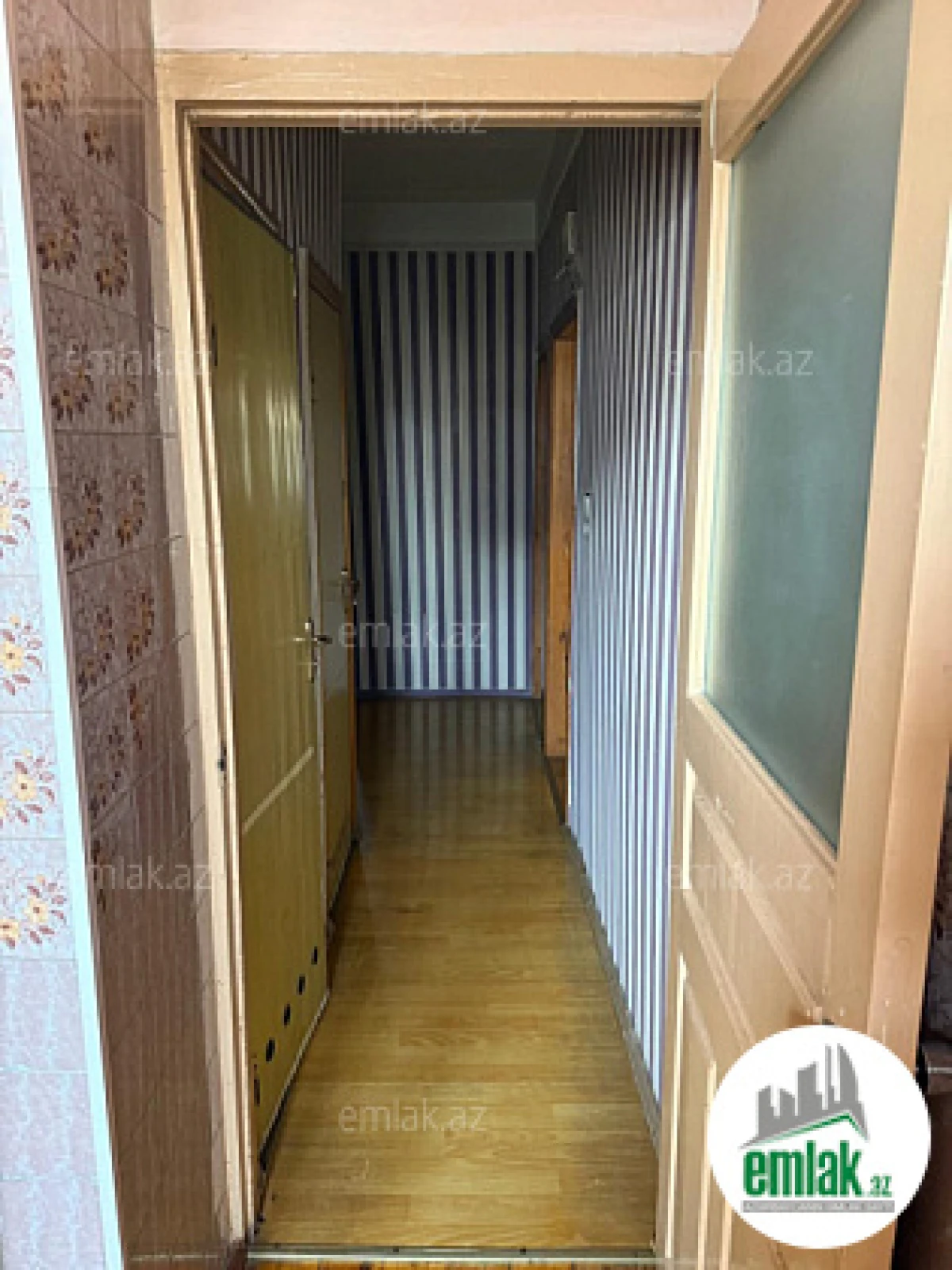 Satılır 4 otaqlı köhnə tikili 110 m²